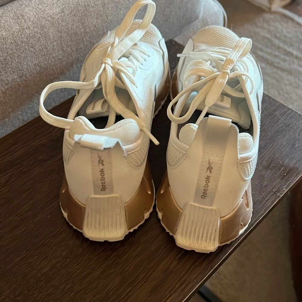 Reebok sneakers, size 8 - Picture 3 of 5